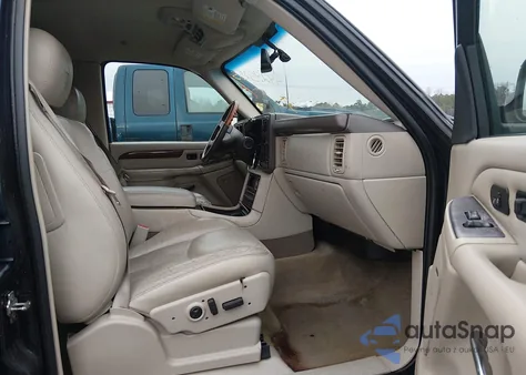 2004 Cadillac Escalade Standard from USA, damaged, VIN 1GYEC63T14R195737